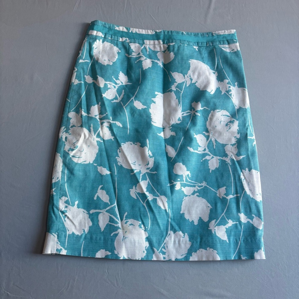 Boden Teal and White Floral Pencil Skirt SIze 6P Petite